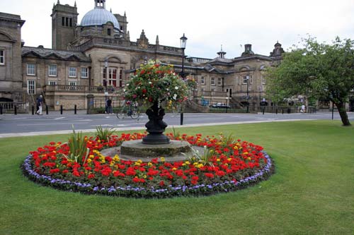 Visit Harrogate from Low Skibeden B&B